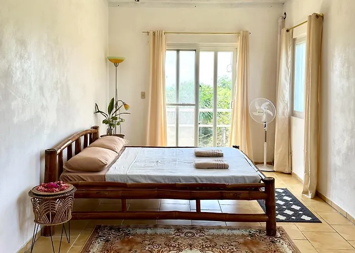 Om Namaste Beachhouse And Cottages *